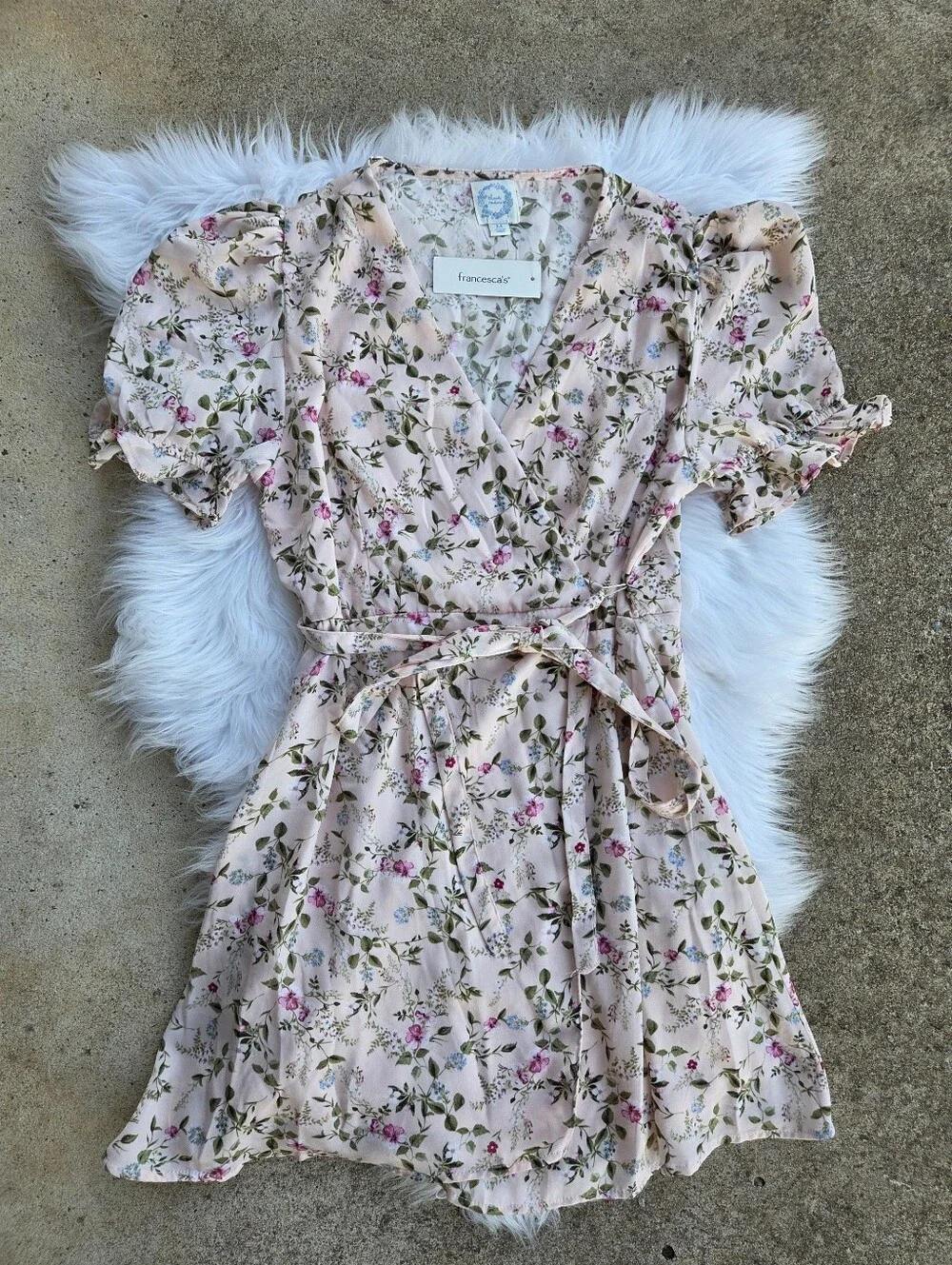 NWT - Francesca's Collections - Pink Floral Wrap Dress - Size Medium